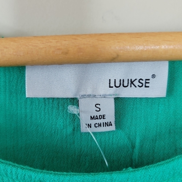 NWT Luukse | Green Textured Tank Top Size Small - Picture 4 of 5